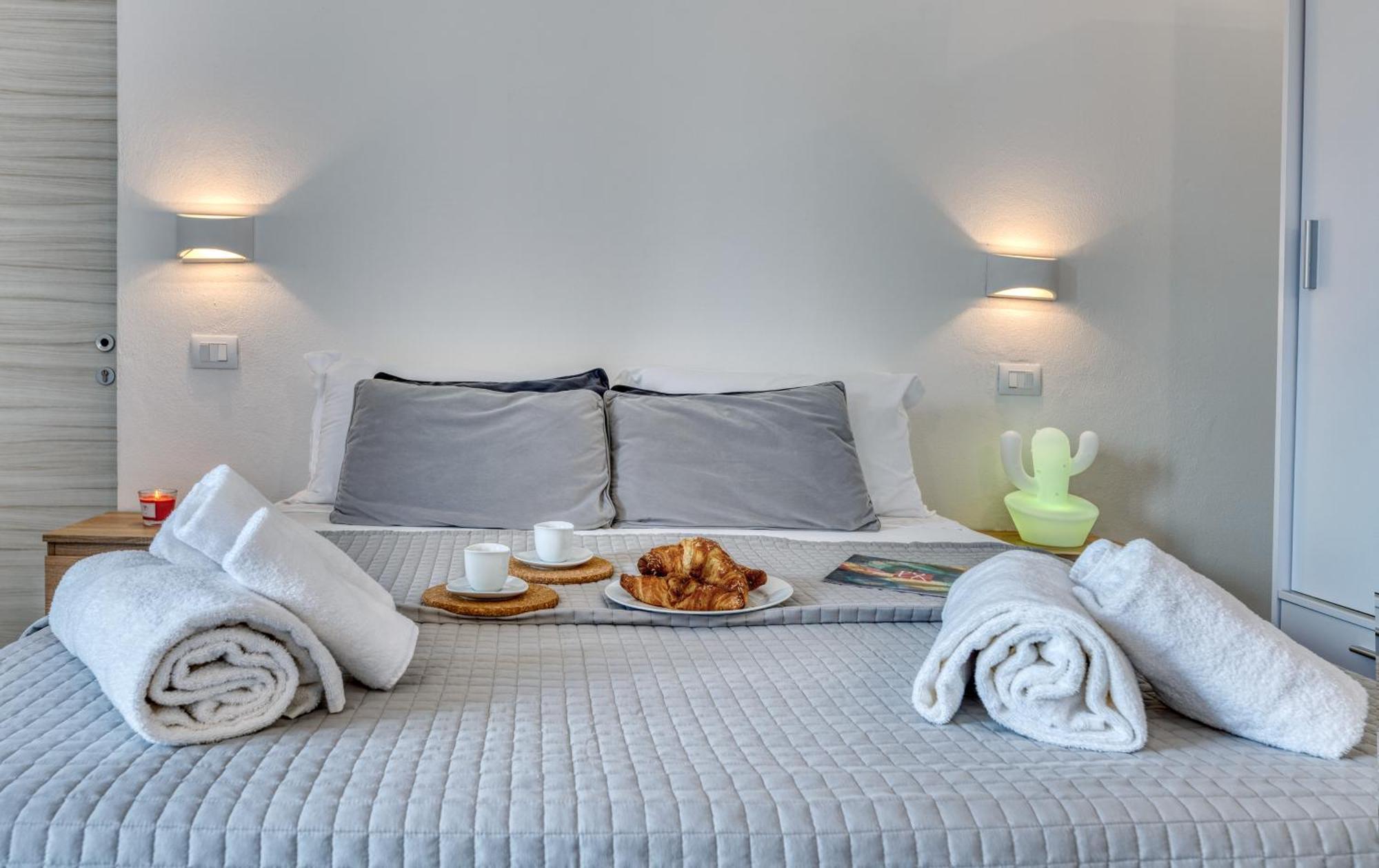 Izzhome Cozy Sunflowers พูลา ภายนอก รูปภาพ
